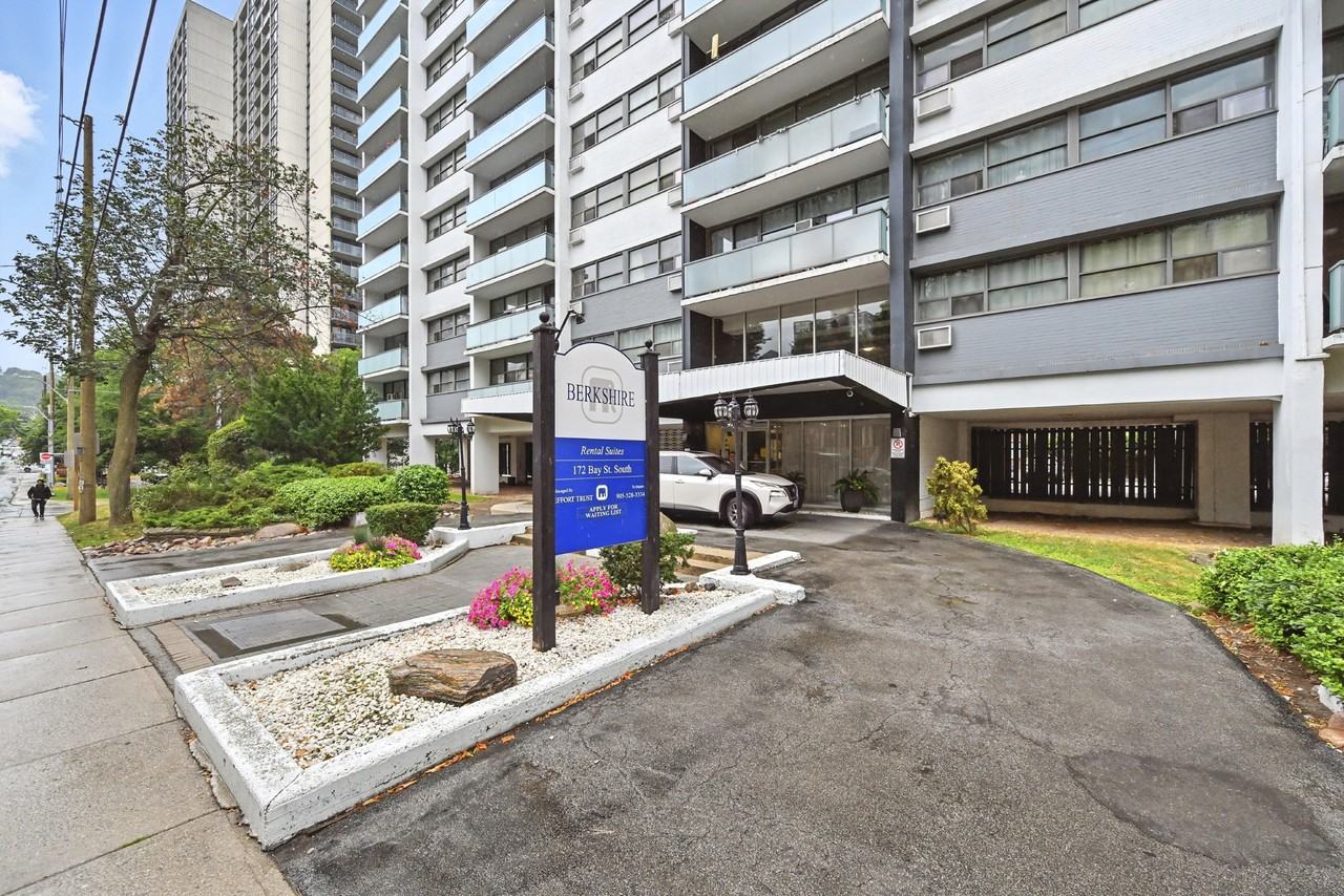 Berkshire Apartments - Photo 3 of 11