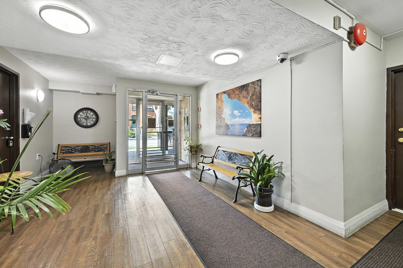 Canadiana Apartments - Photo 5 of 11