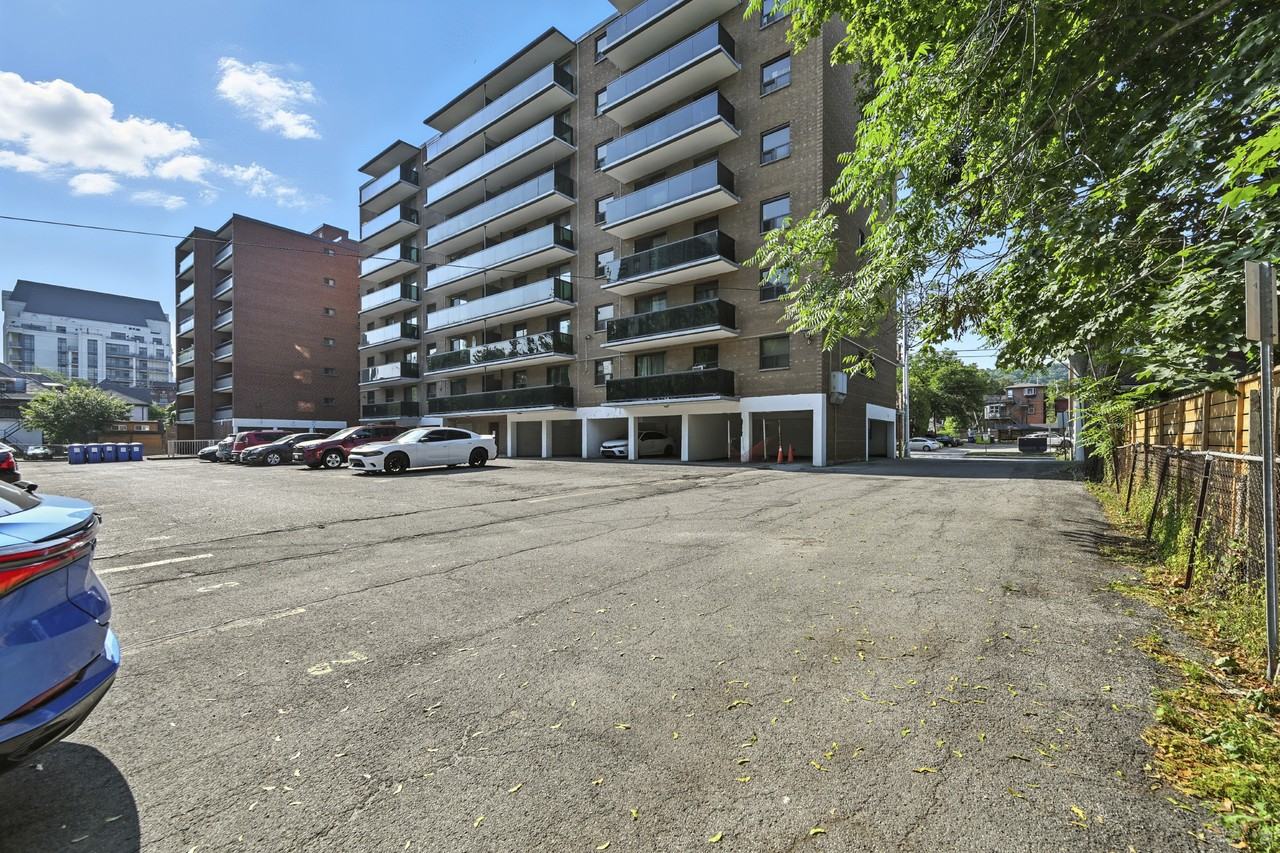 Charlton Park Apartments - Photo 2 of 11