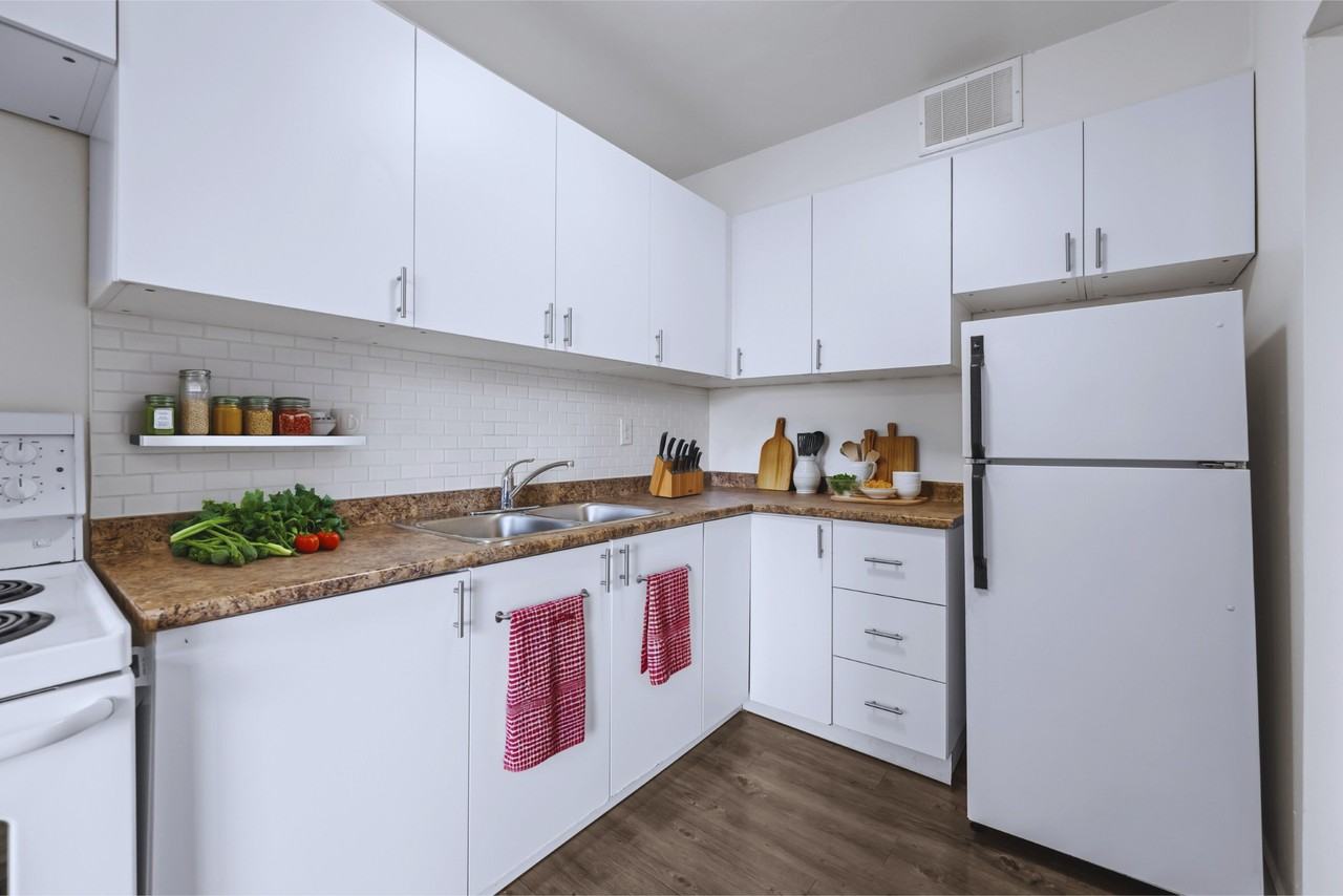 Citadel Manor - Photo 7 of 9