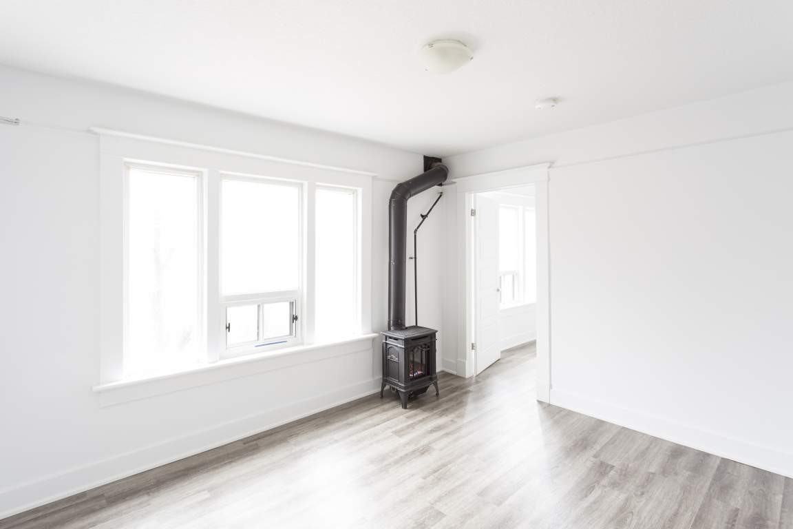 Royal & Wales Apartments - Photo 6 of 11