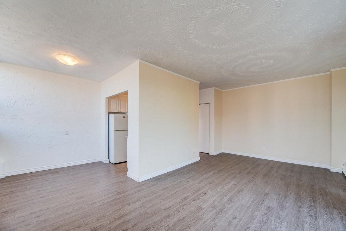 Gage Manor Apartments - Photo 6 of 12