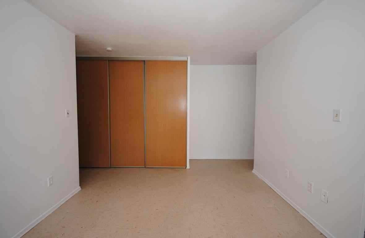 Grant Towers - Photo 7 of 11