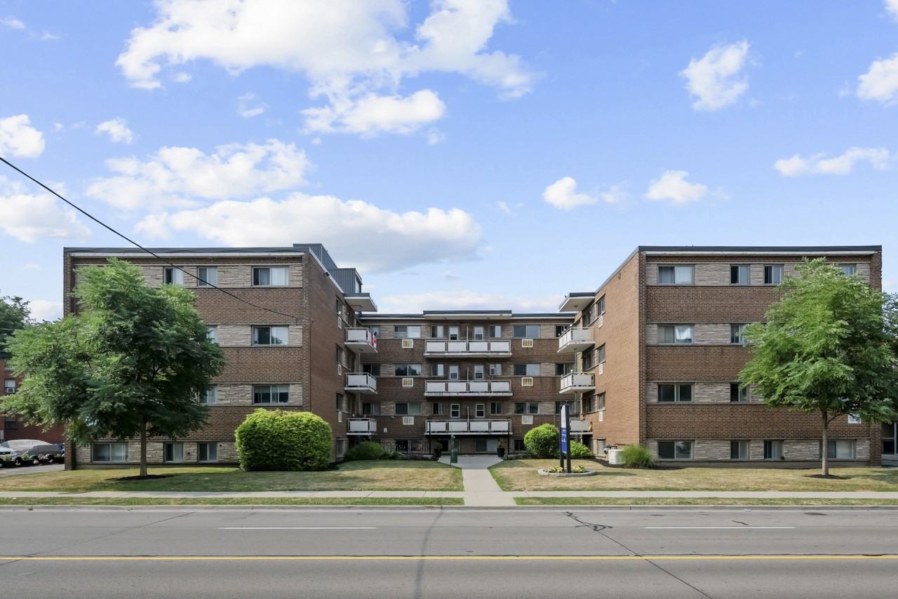 Helen Manor Apartments - Photo 3 of 12