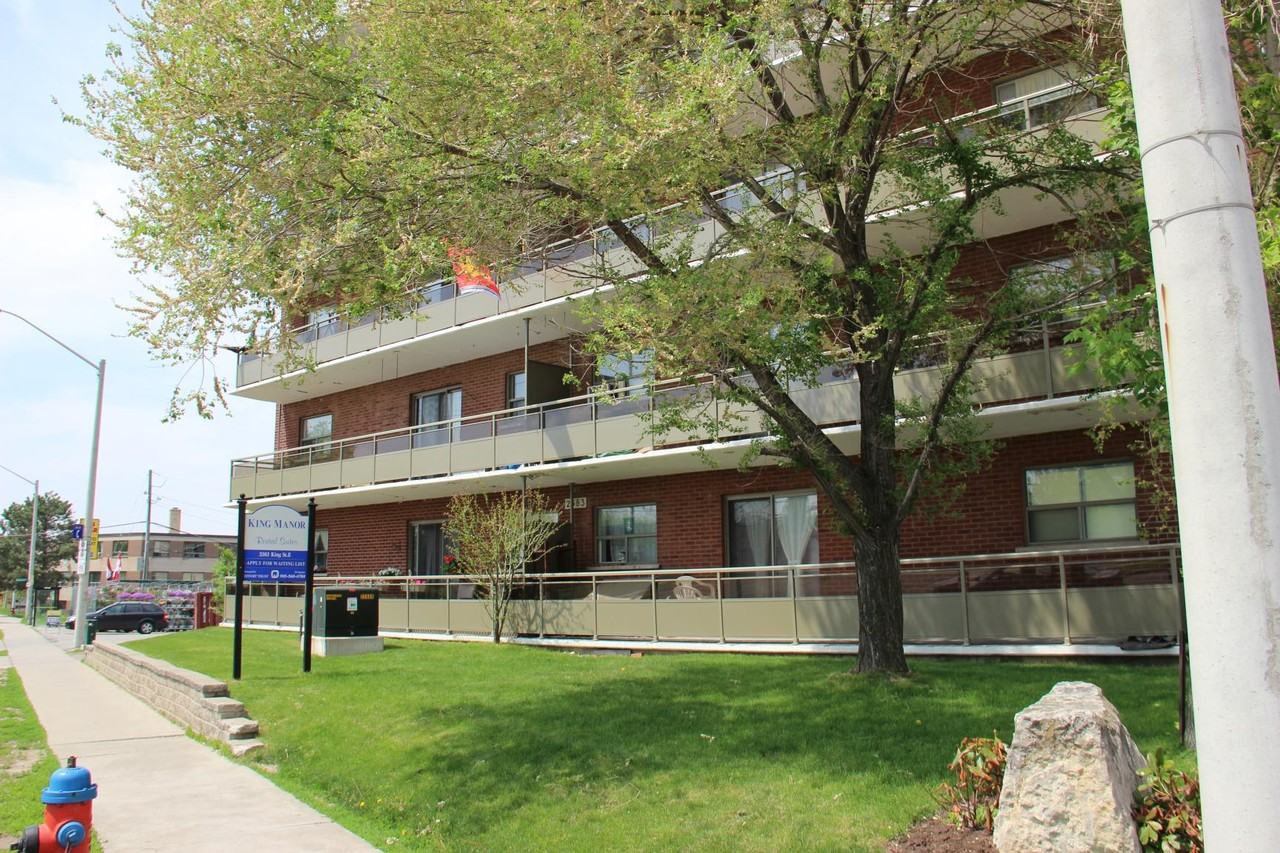 King Manor Apartments - Photo 2 of 8