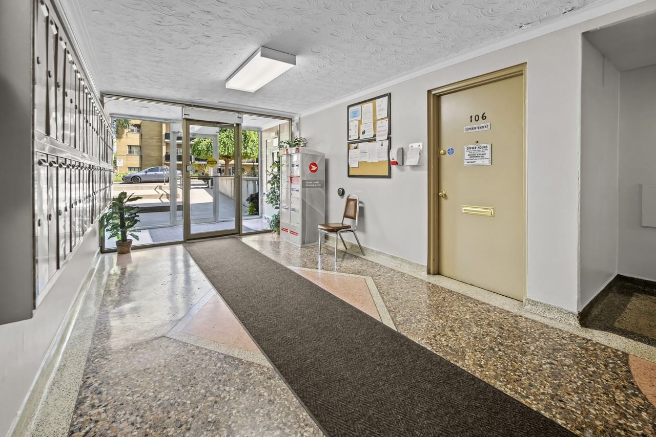 Lakeview Apartments - Photo 4 of 11