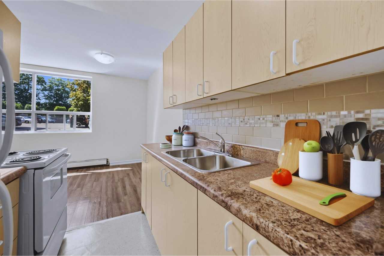 Lakeview Apartments - Photo 7 of 11