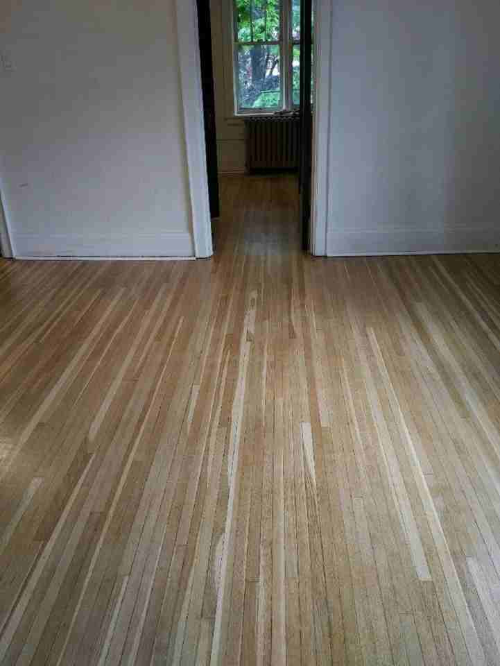 Brownstone 112 (Margaret Ave Apartments) - Photo 4 of 6