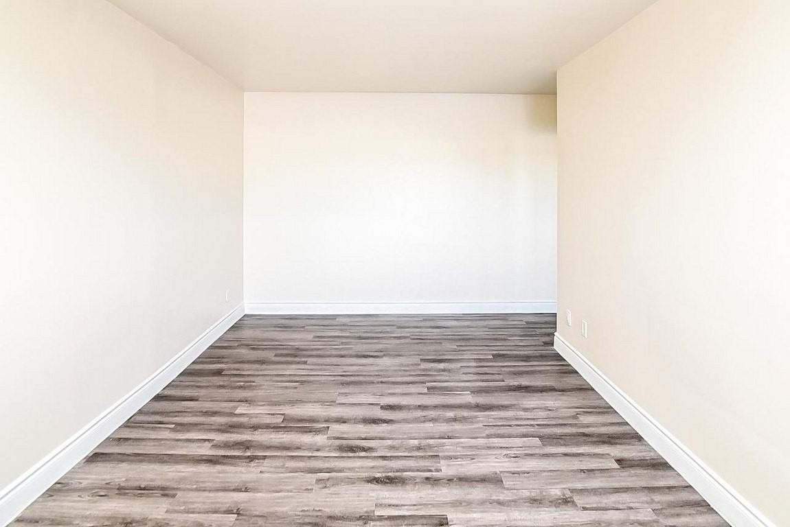 Riverview Towers - Photo 6 of 14