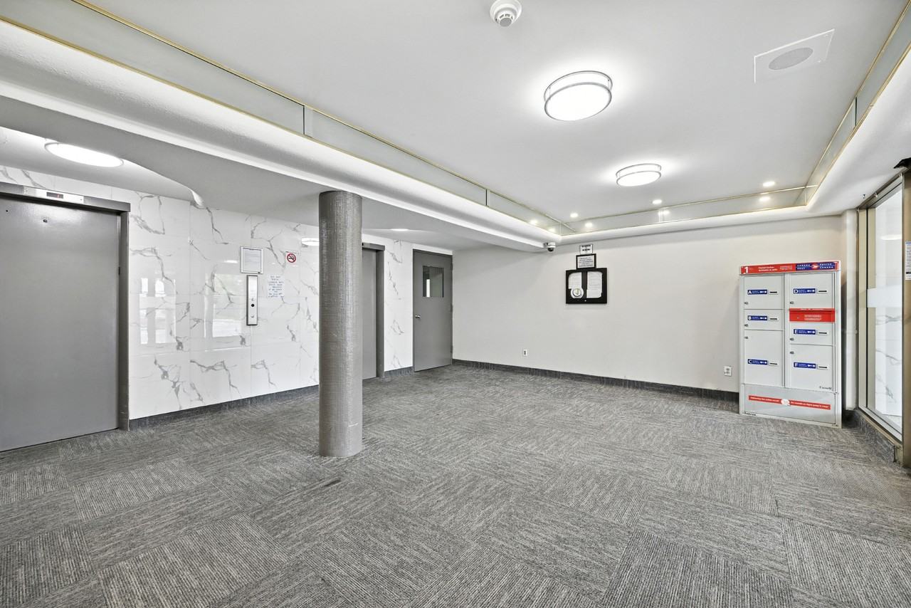 Seville Apartments - Photo 4 of 9