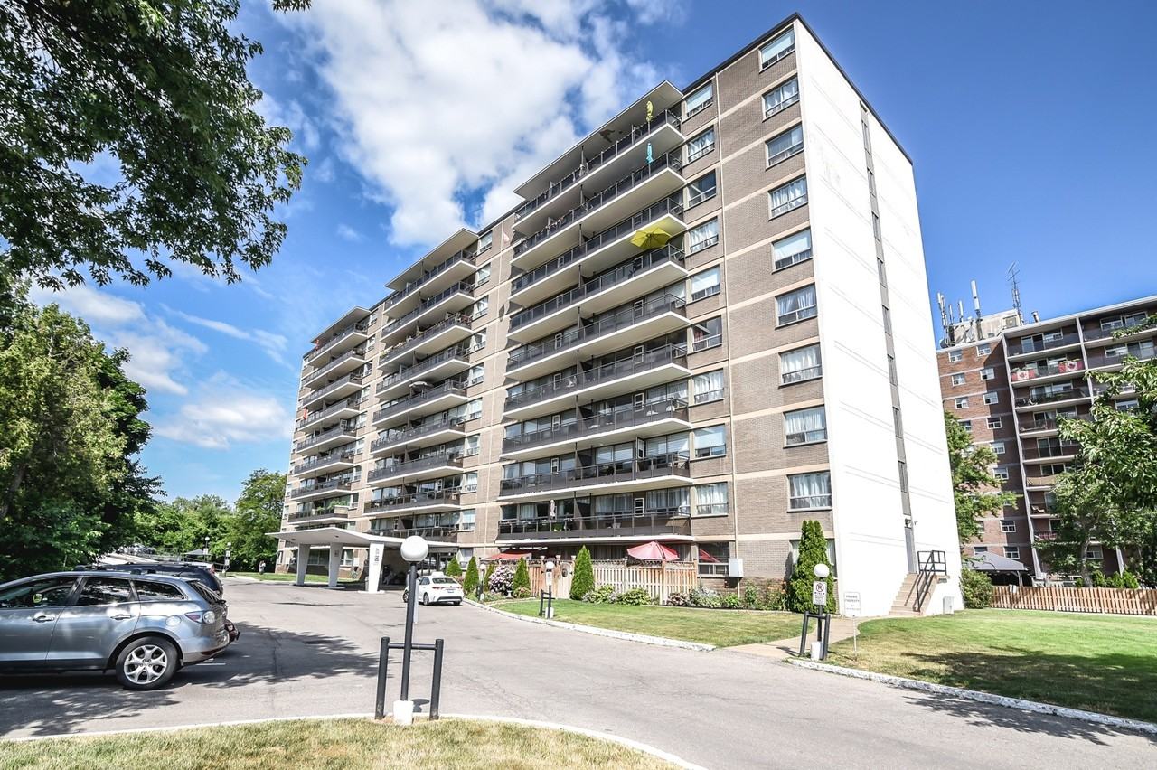 Yorkshire Towers - Photo 2 of 14