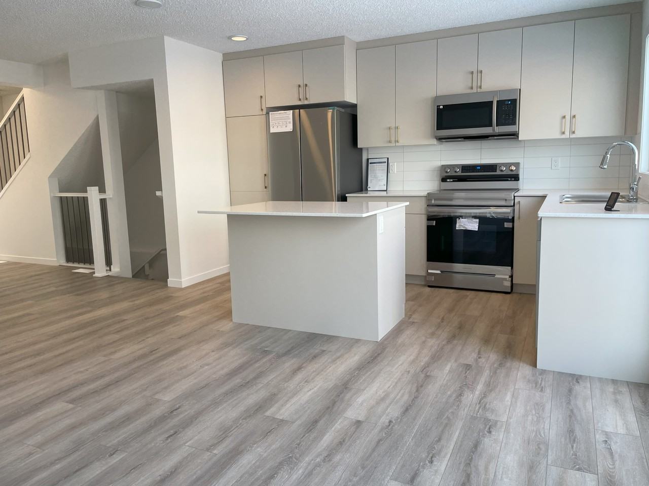 905 172 St Sw - Photo 5 of 28