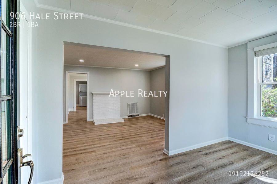 906 Hale St - Photo 2 of 27