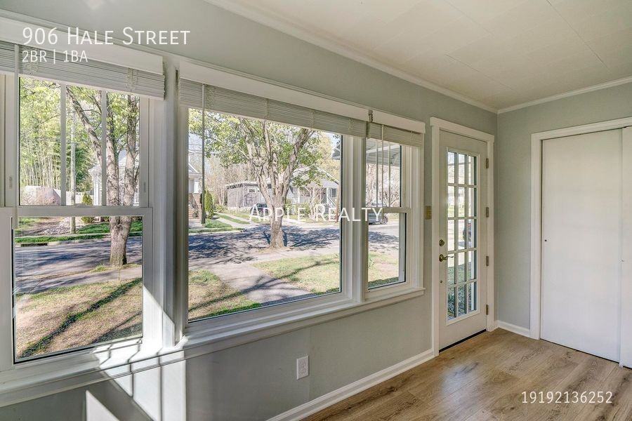 906 Hale St - Photo 4 of 27