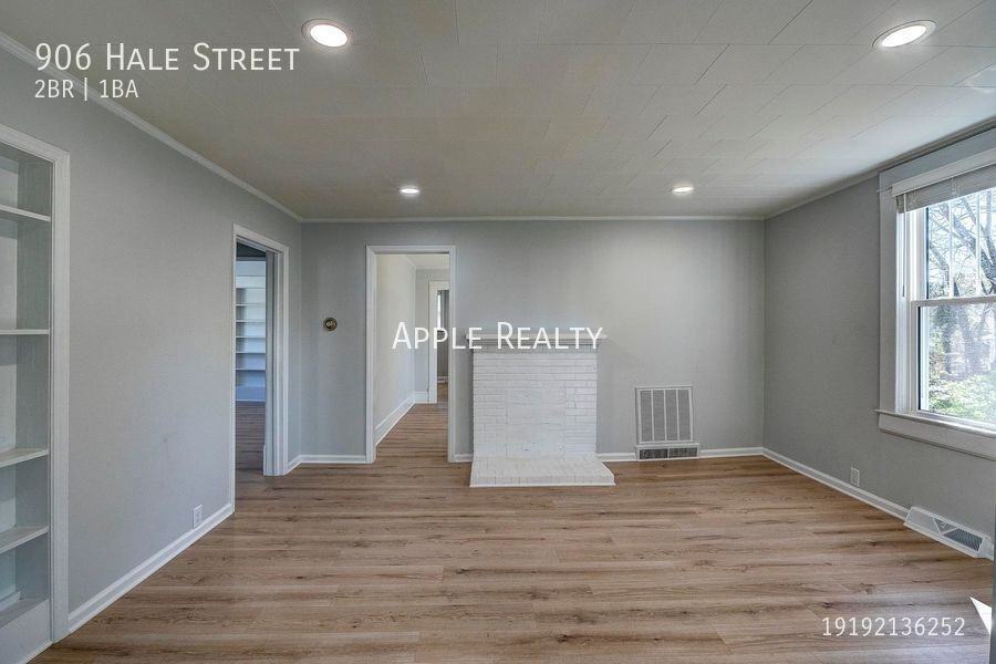 906 Hale St - Photo 6 of 27