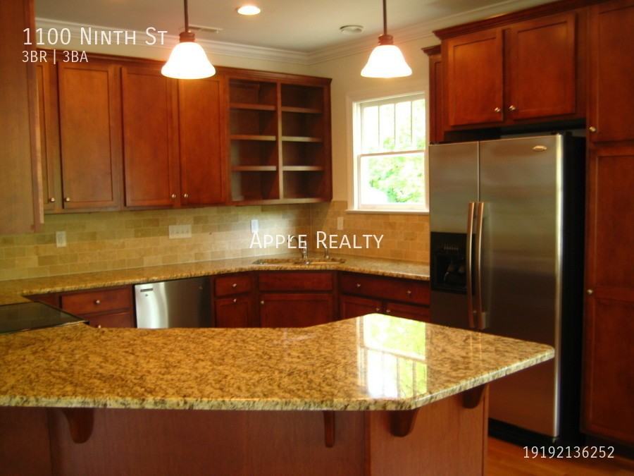 1100 9th St - Photo 4 of 18