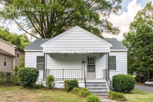 featured image of 2400 Green St