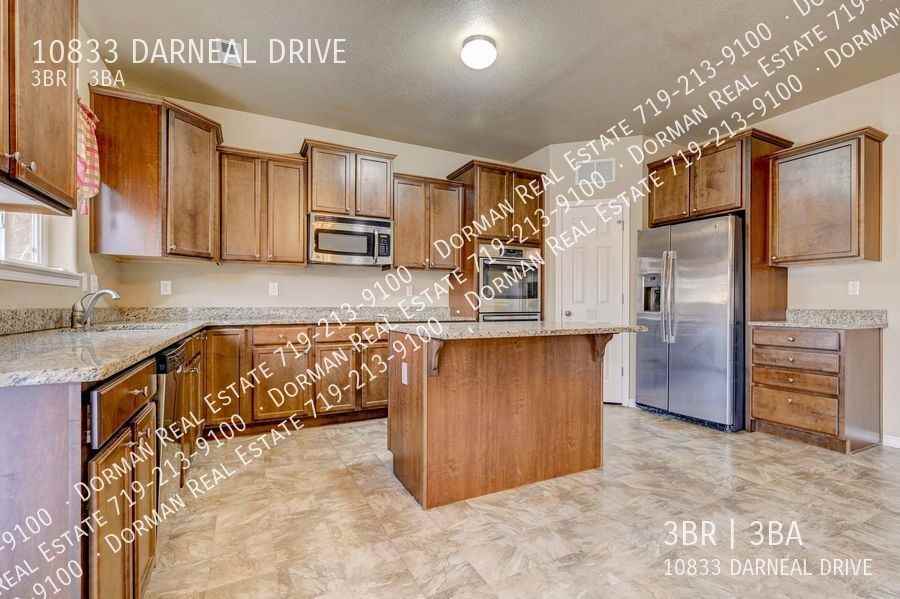 10833 Darneal Dr - Photo 2 of 34