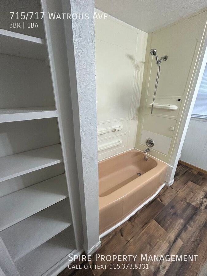 715/717 Watrous Ave - Photo 2 of 9