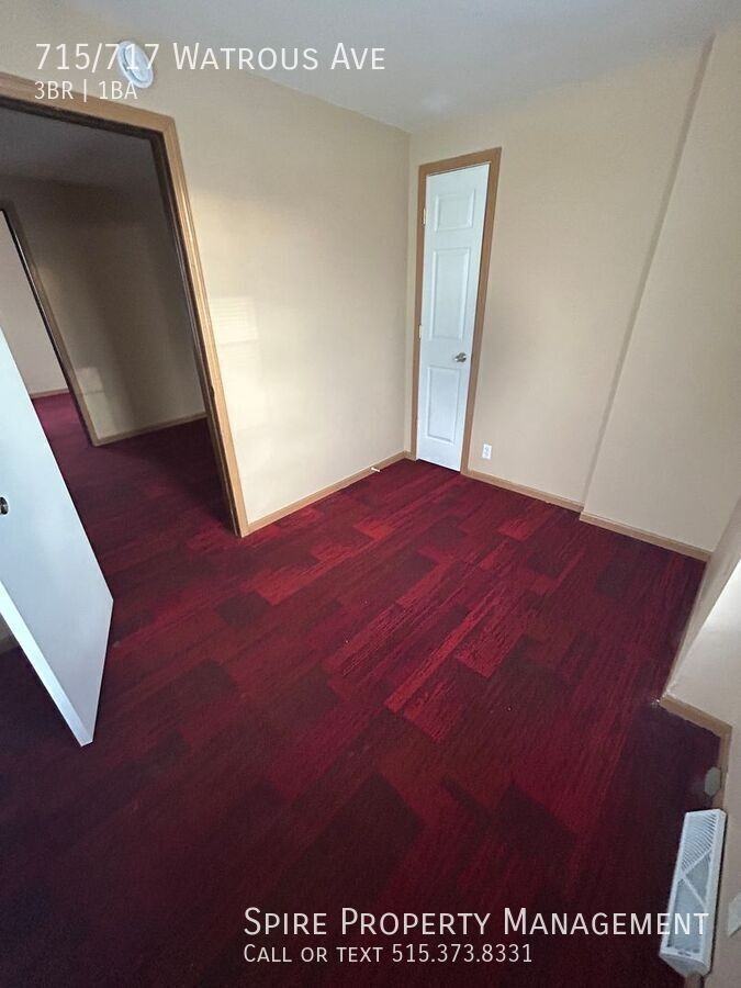 715/717 Watrous Ave - Photo 4 of 9