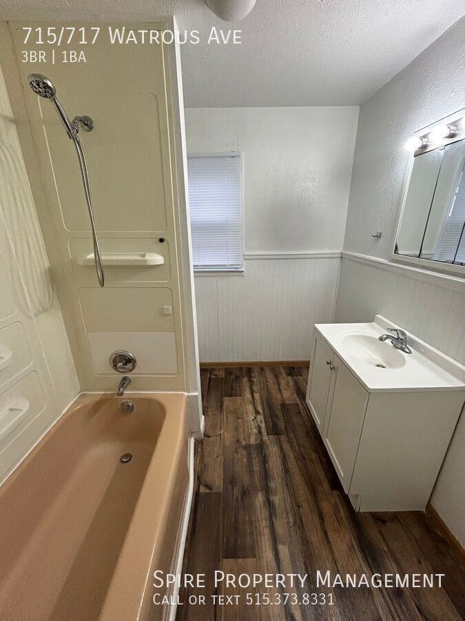 715/717 Watrous Ave - Photo 6 of 9