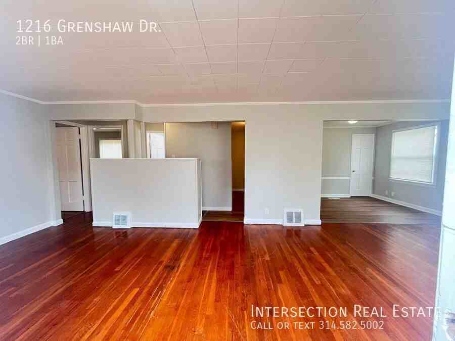 1216 Grenshaw Dr - Photo 3 of 16