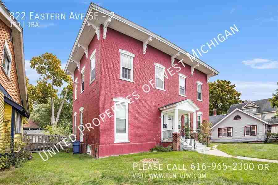 822 Eastern Ave Se #2 - Photo 3 of 16