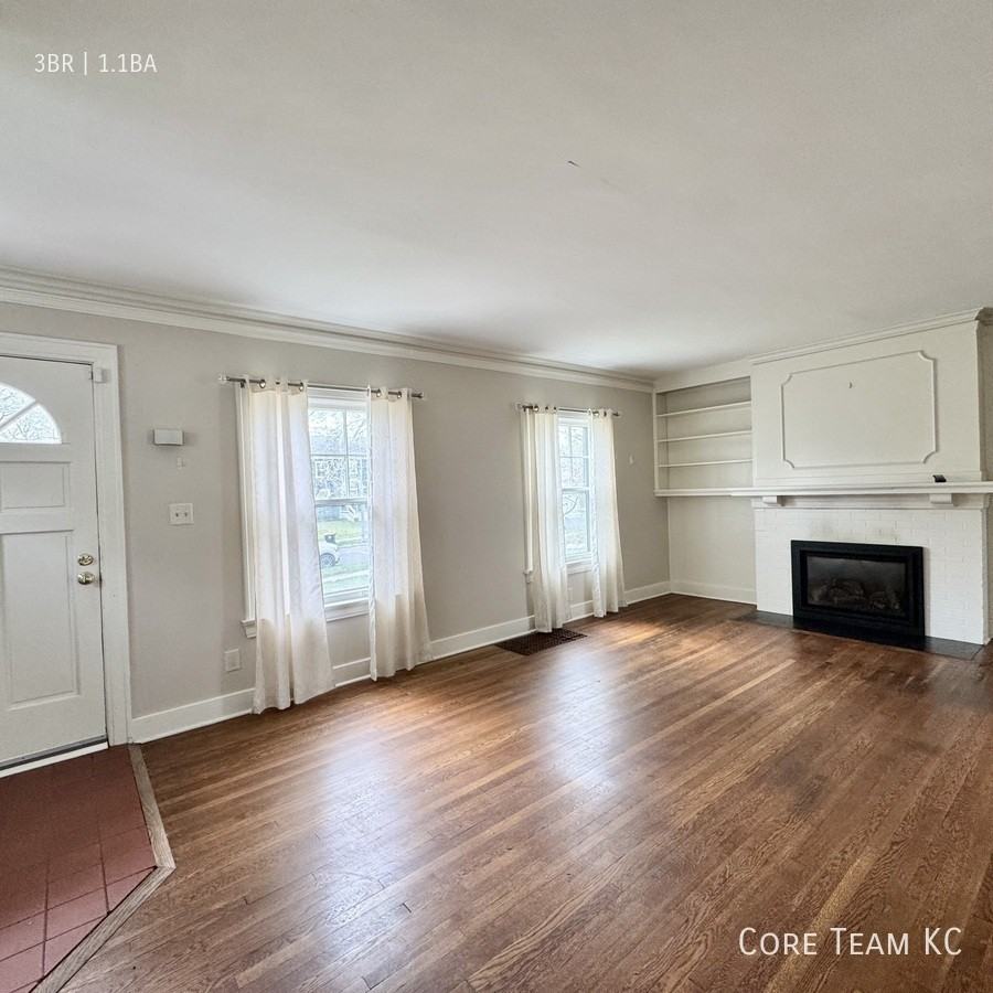 411 W 60th Ter - Photo 5 of 23