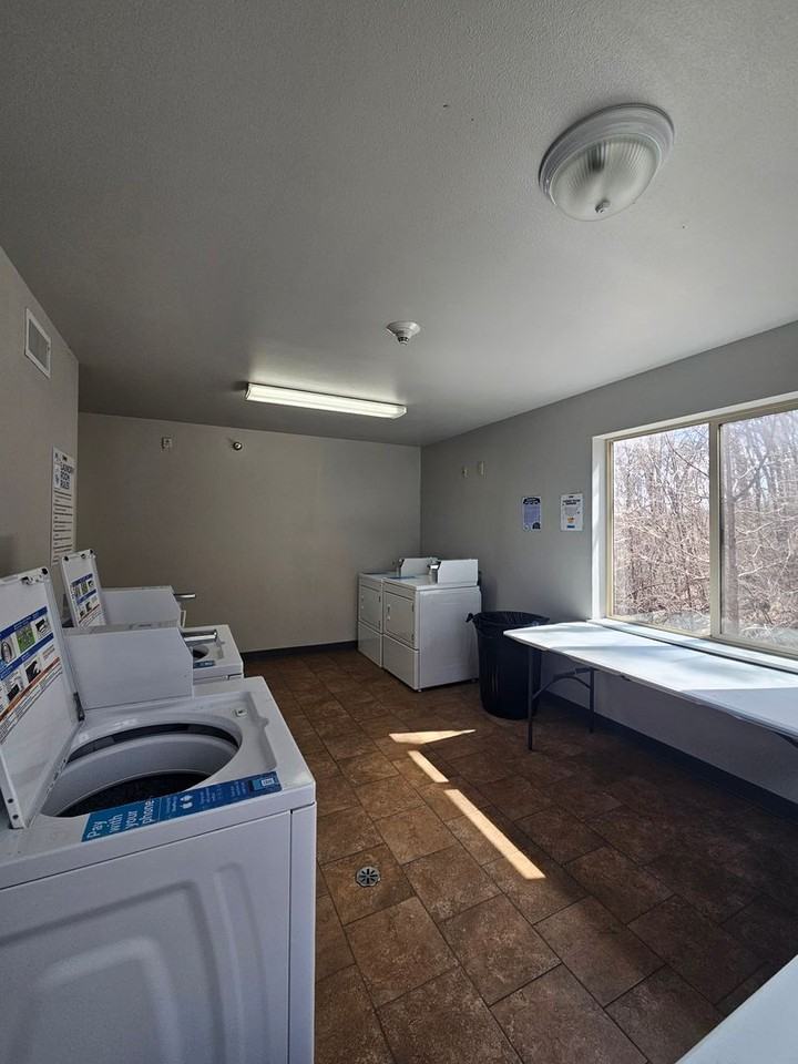 The Residences at 843 Oak - Photo 7 of 20
