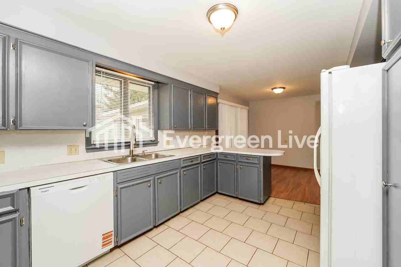 2449 55th St Ne - Photo 6 of 15