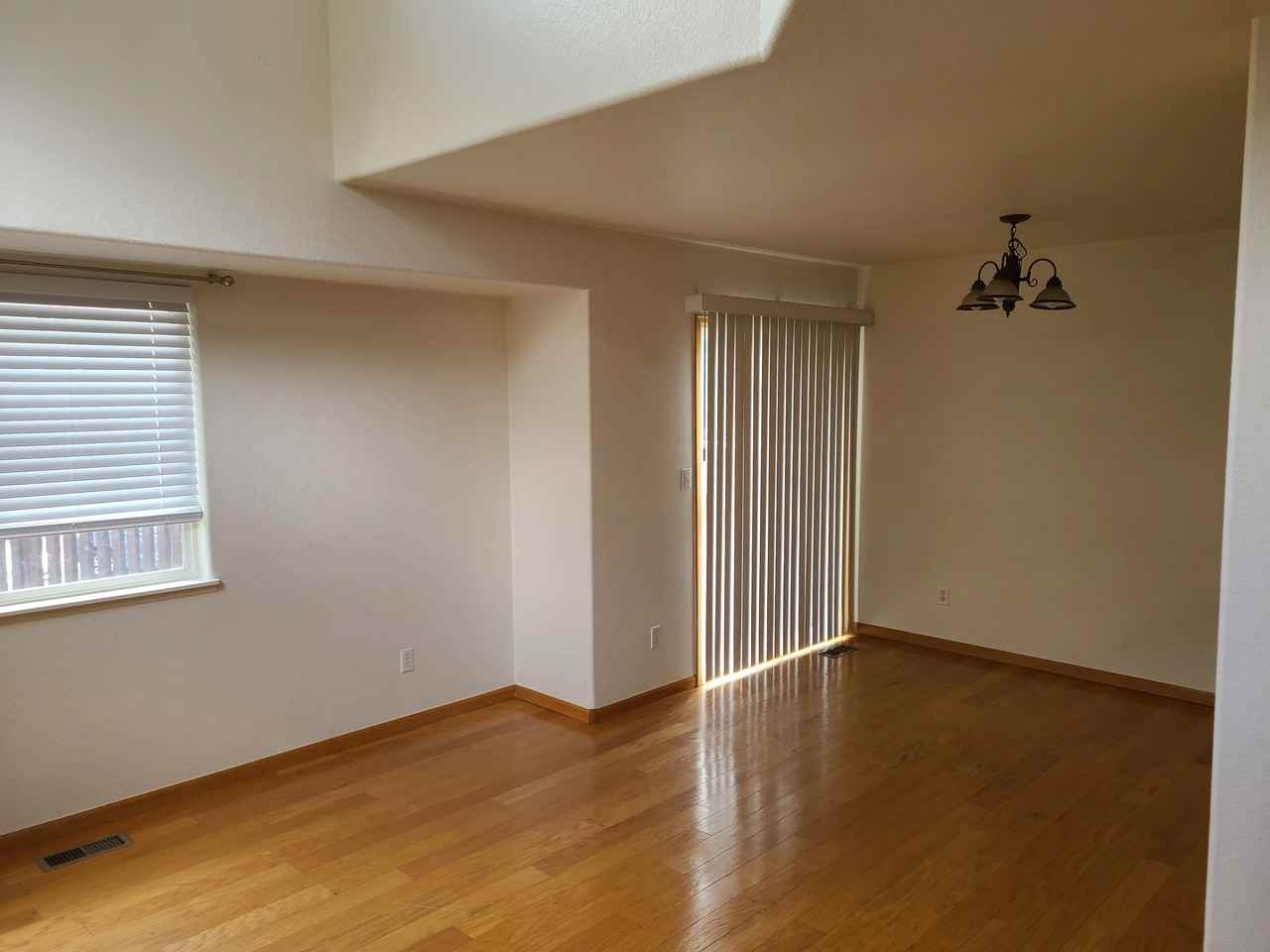 1018 Tierra Ln - Photo 6 of 24