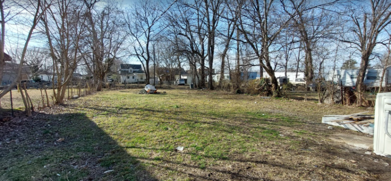 115 S C St - Photo 7 of 9