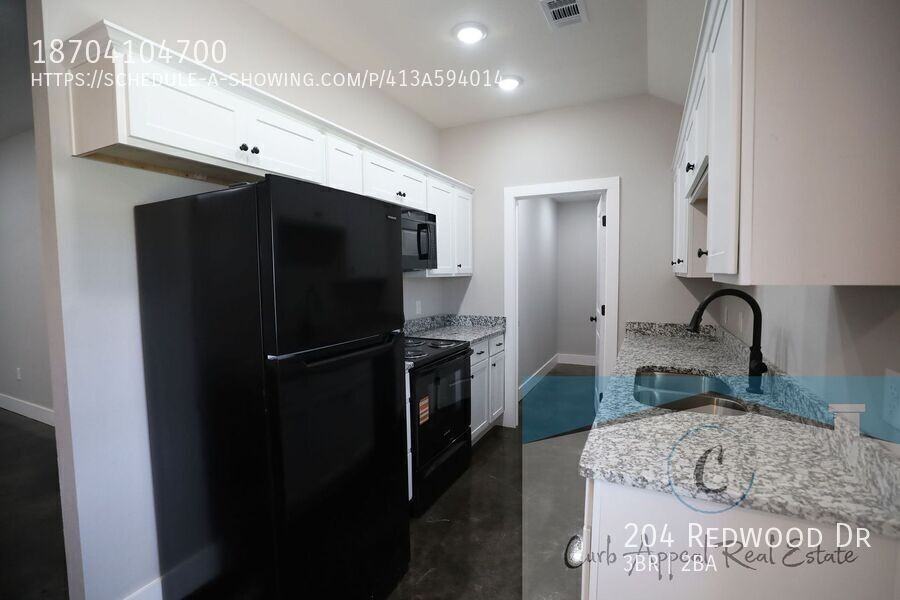 204 Redwood Dr - Photo 3 of 17