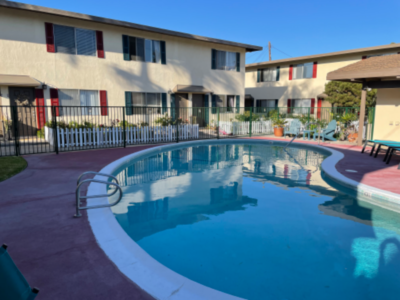 1978 Maple Ave - Photo 6 of 32