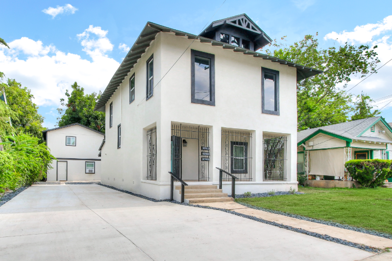 438 Pruitt Ave #1 - Photo 3 of 16