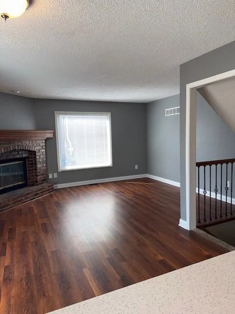 1415 E 153rd Ter - Photo 5 of 30