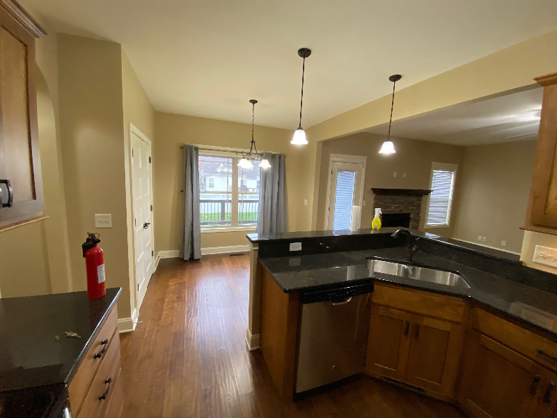 660 Richards Dr - Photo 5 of 30