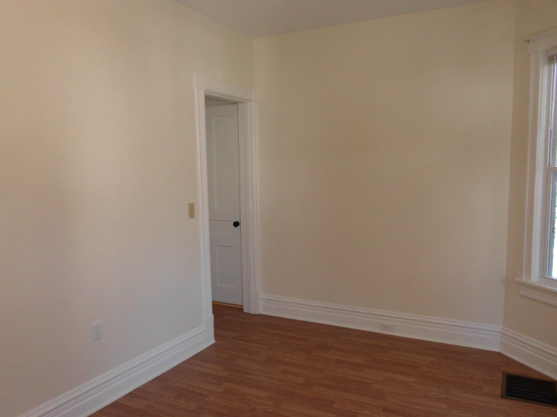 205 E Pine St #1 - Photo 4 of 15