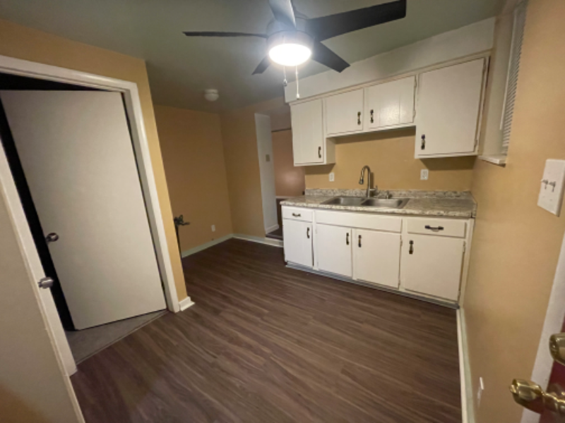 422 Mitchell Ave #REAR - Photo 7 of 9