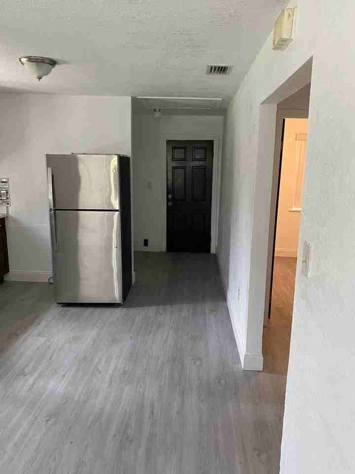 2150 Harrison St - Photo 3 of 12