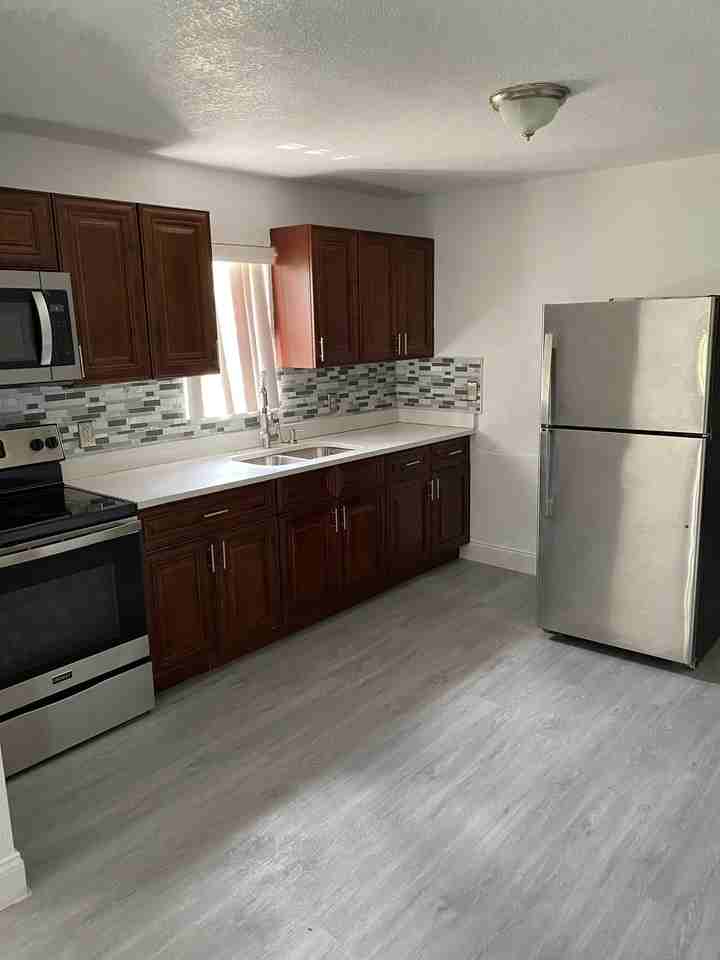 2150 Harrison St - Photo 5 of 12