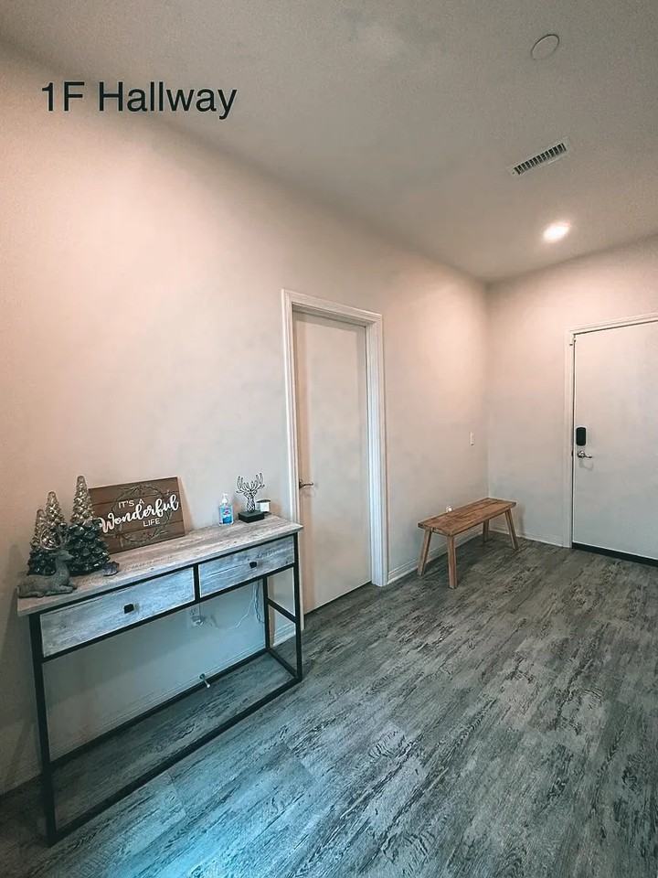 8021 5th St - Photo 3 of 10