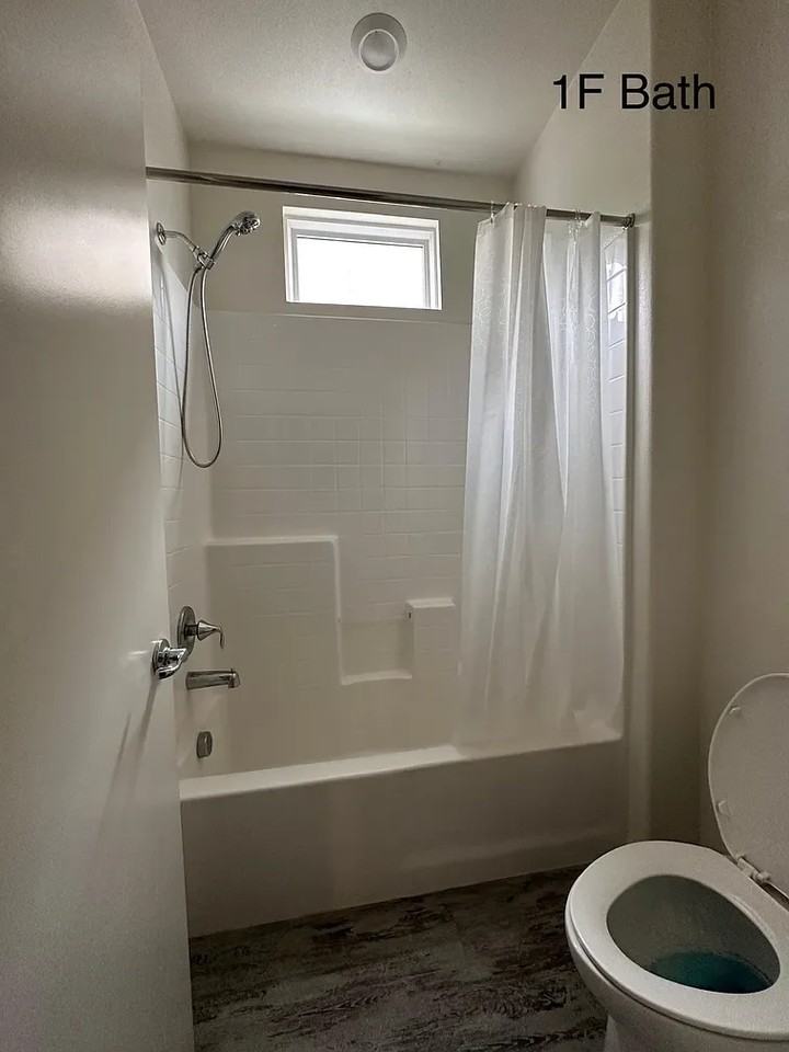 8021 5th St - Photo 7 of 10