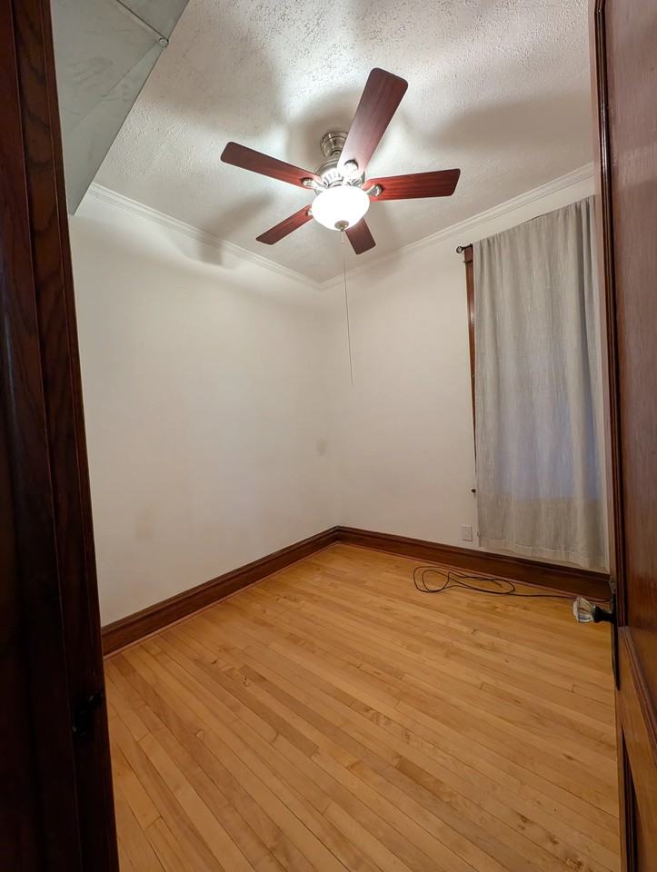 2505 S Harding Ave #2 - Photo 3 of 8