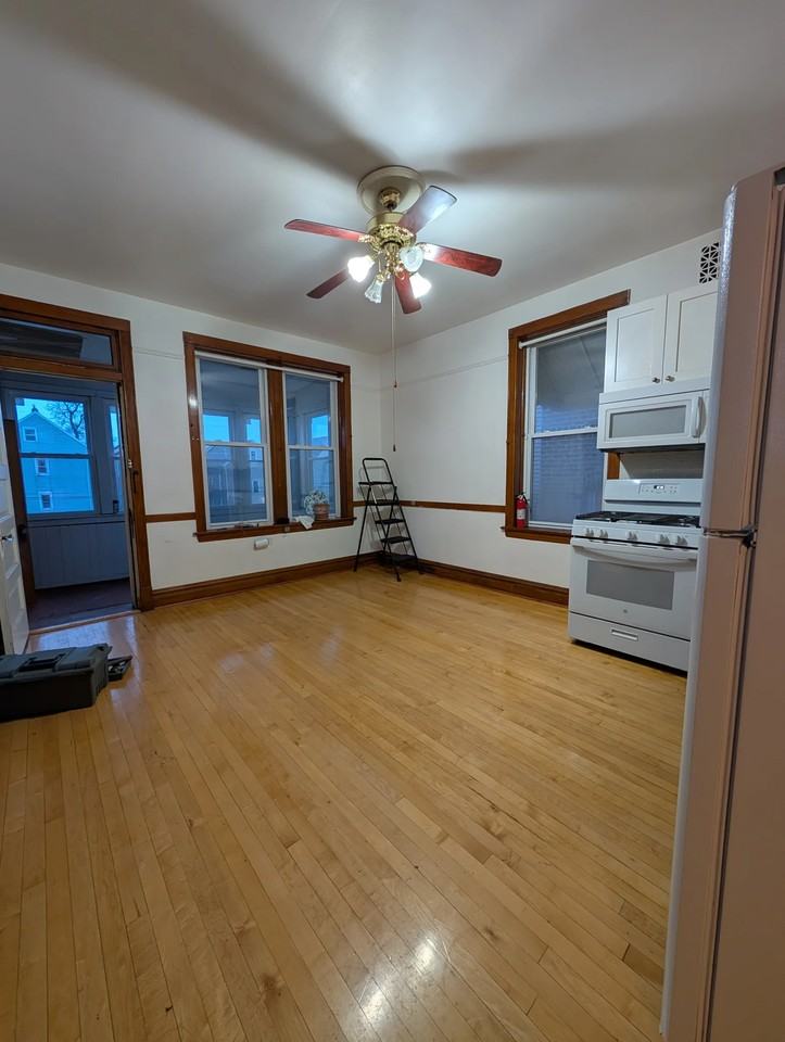 2505 S Harding Ave #2 - Photo 5 of 8