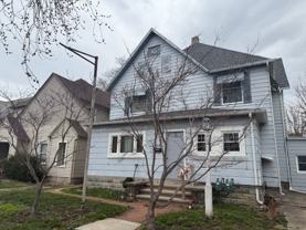 913 1/2 N Main St #HALF - Photo 1 of 1