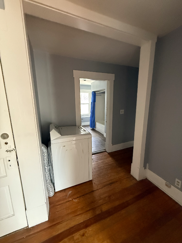 913 1/2 N Main St #HALF - Photo 2 of 18