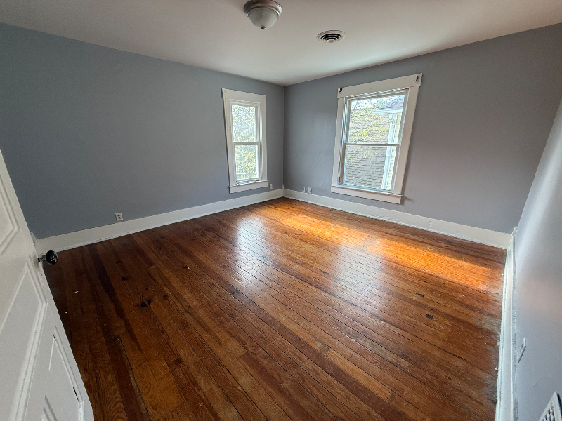 913 1/2 N Main St #HALF - Photo 4 of 18