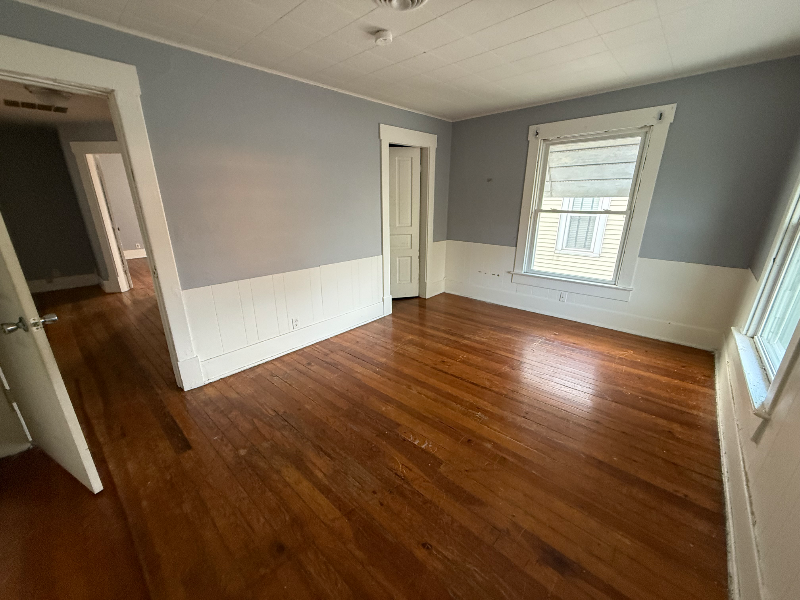 913 1/2 N Main St #HALF - Photo 5 of 18