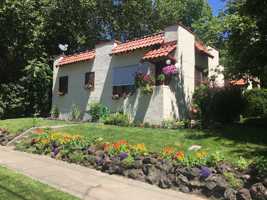 featured image of 15 S Clinton St